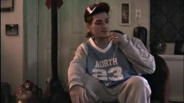 тони дрочит за деньги при парне