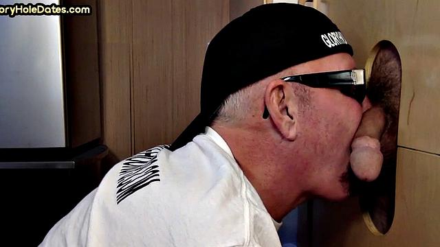 Gloryhole DILF takes load in mouth after sucking