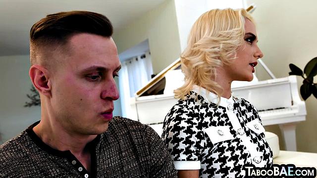 Busty cougar and babe sharing dick