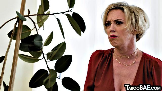 Busty cougar and babe sharing dick