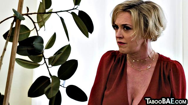 Busty cougar and babe sharing dick