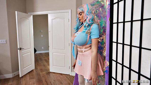 Sneaky Cosplay Swaperoo