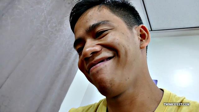 Marcon and Rizal Get Horny For Toes