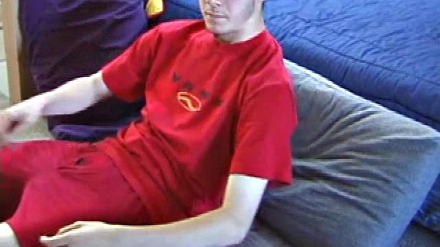 Amateur Derek Jerks His Meat