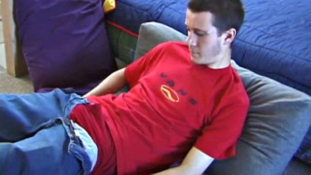 Amateur Derek Jerks His Meat