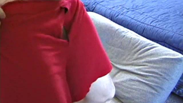 Amateur Derek Jerks His Meat