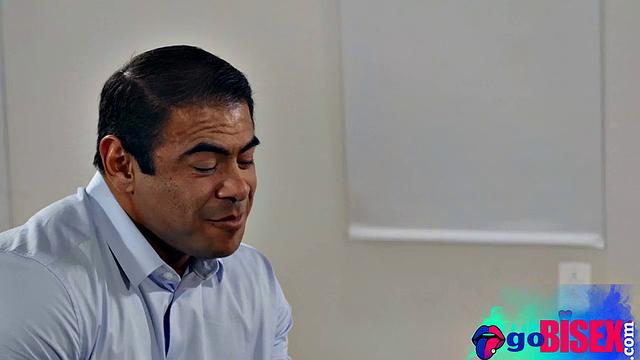 Bisexual action in 4some with cuties