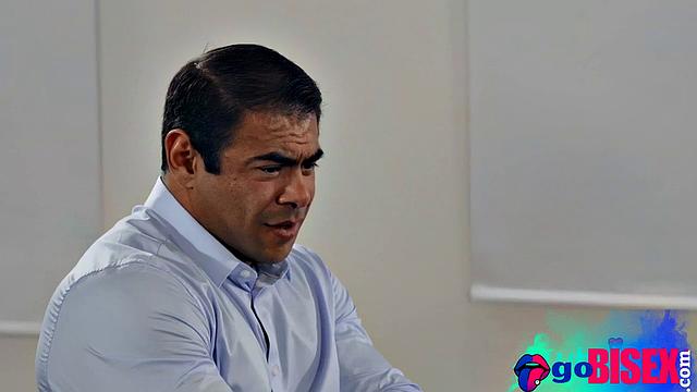 Bisexual action in 4some with cuties