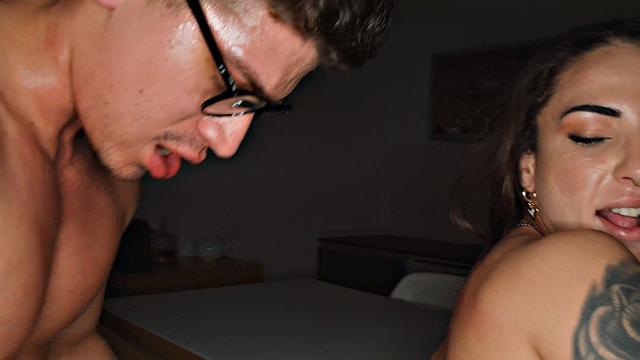 Horny Spanih pornstar Medusa seduces Jason Carrera in a fantastic 4k kitchen - love XXX! 