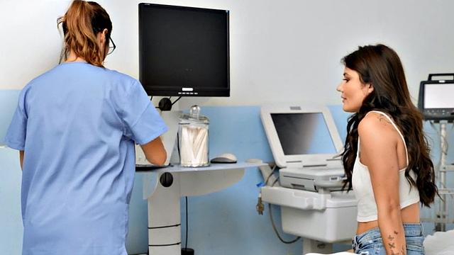 Busty lez nurse facesits and rims babe ass in hospital room