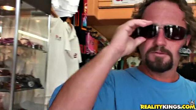 Kinky mature babe in panties enjoys doggy-style & footjob in living room