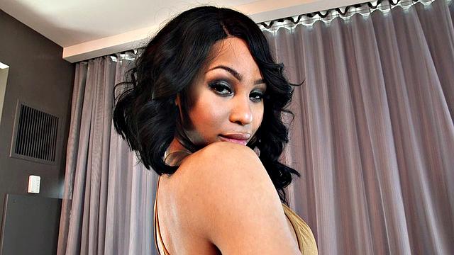 Megan Snow - Meet Snow