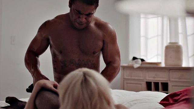 Transsexual drilled in tight ass in doggystyle