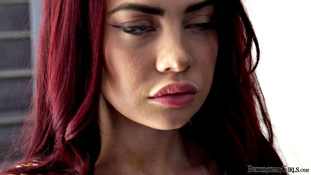 Girls Left Alone - S2:E4