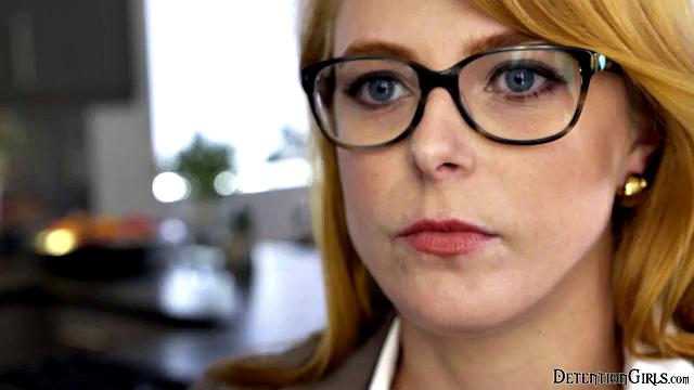 Girls Left Alone - S2:E4