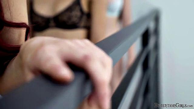 Girls Left Alone - S2:E4