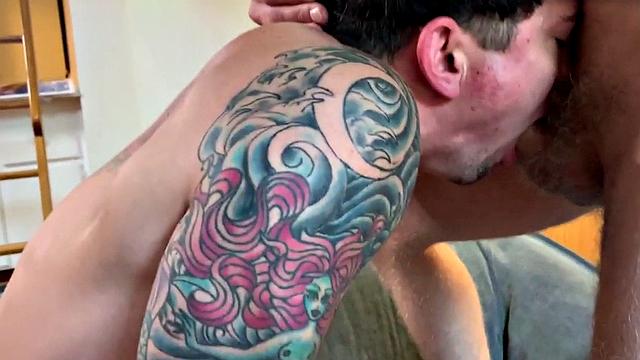 Inked stud barebacks his buddy after throating
