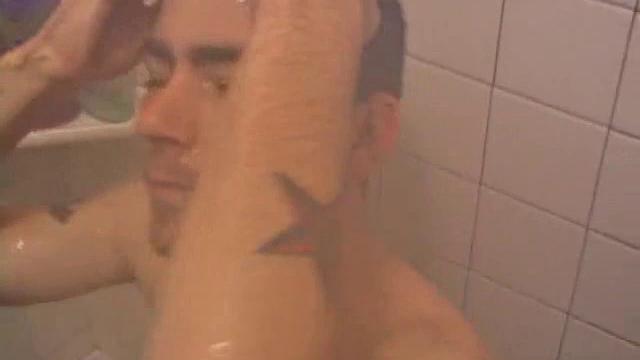 Amateur Shower Jacking