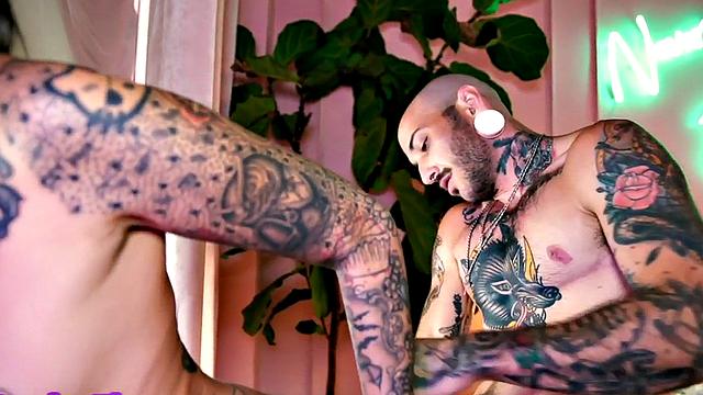 Real amateur pussyeaten by inked bae before strapon fuck