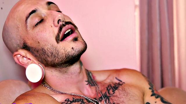 Real amateur pussyeaten by inked bae before strapon fuck