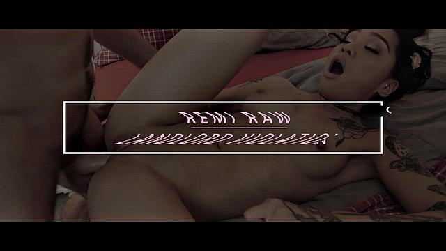Реми ебется жестко в pov, сперма течет по губам и телу взрослой блядь.