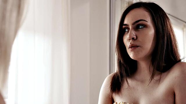 Petite dyke seduces lesbian friend before eating her out