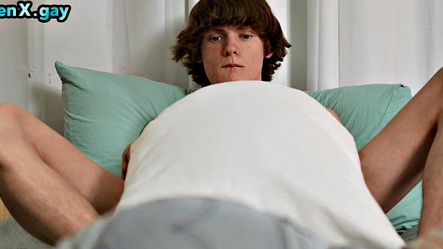 Lavenderboi femboy surprised by college twink