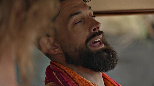 Серф закончился, а жёсткий секс без резинки только начался