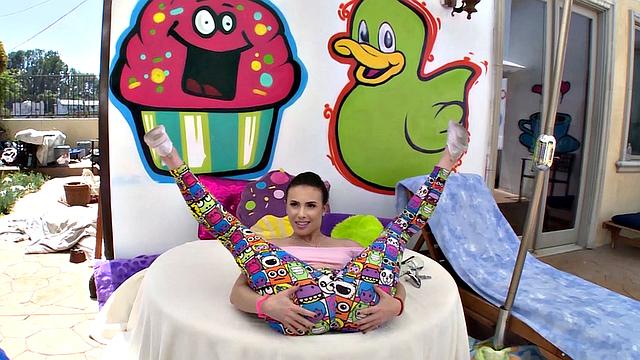 Кейси получает анально и шутит над поездкой