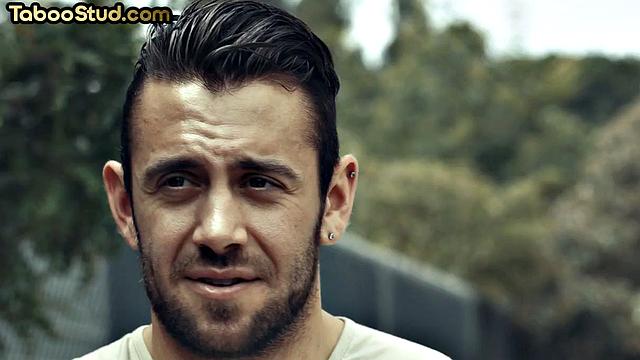 Amateur jock destroyed in 3some