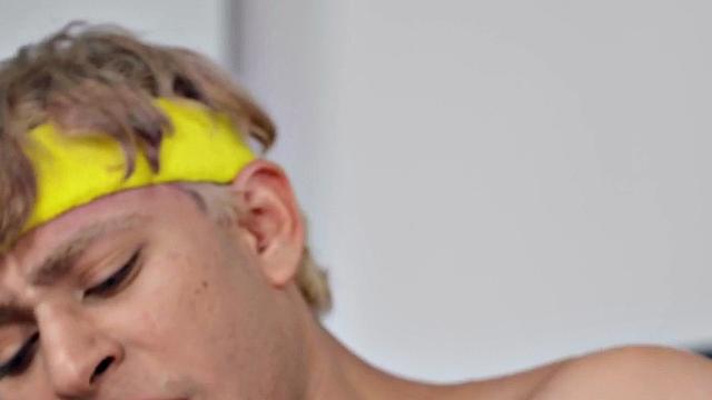 Bisex muscular babe 3some with anal twink