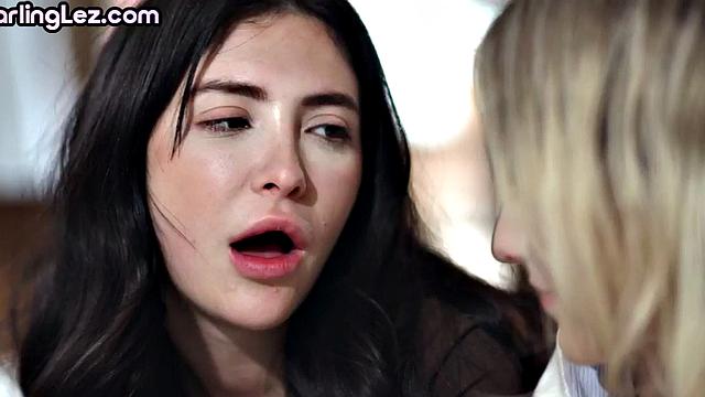 Darling 21yo pleasing wet pussy in 3some after class