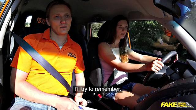 Amateur babe in shorts begs for a deepthroat and wild doggystyle ride