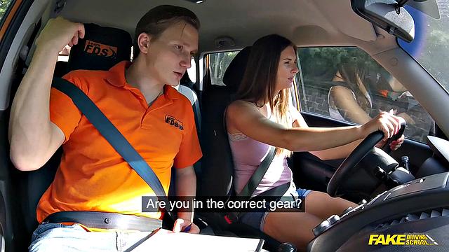 Amateur babe in shorts begs for a deepthroat and wild doggystyle ride