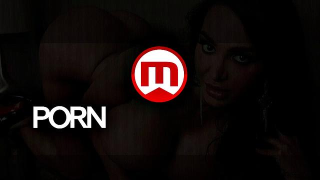 Raven gets her pussy ready for cock