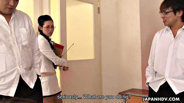 Yui Komine double penetrated at school