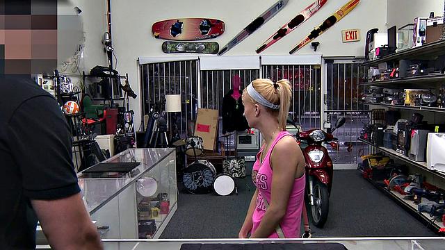 Pawnshop 21yo customer sucks dick in meeting room