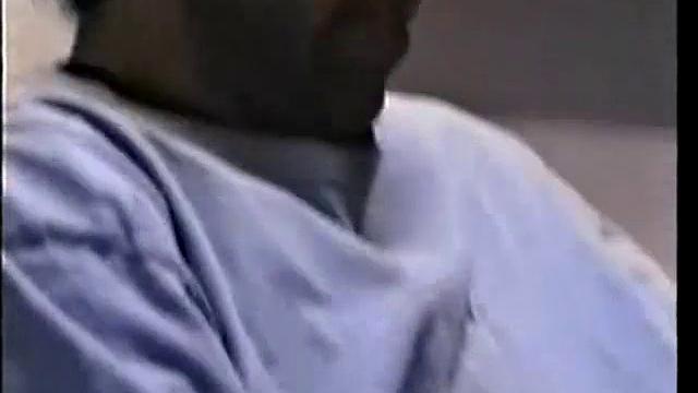 энрике жестко трахает в рот и кончает на лицо