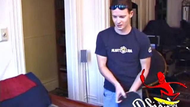 Skater Lex Beats Off