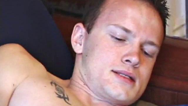 Skater Lex Beats Off