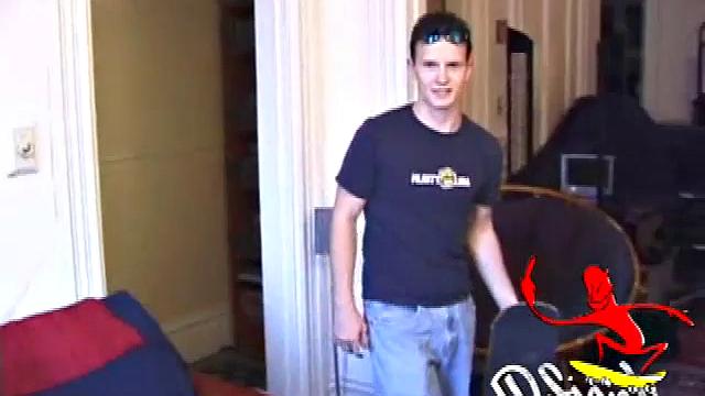 Skater Lex Beats Off