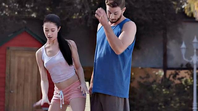 21yo nympho fucked in missionary by big white dick