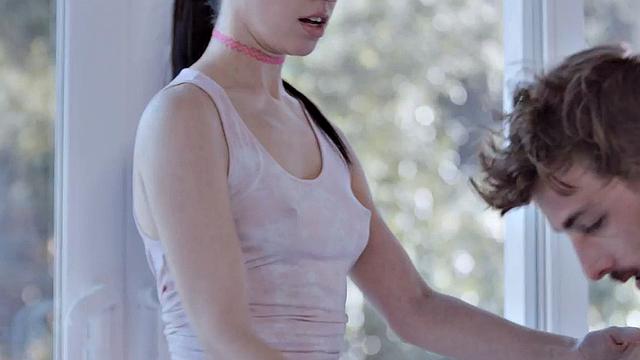 21yo nympho fucked in missionary by big white dick