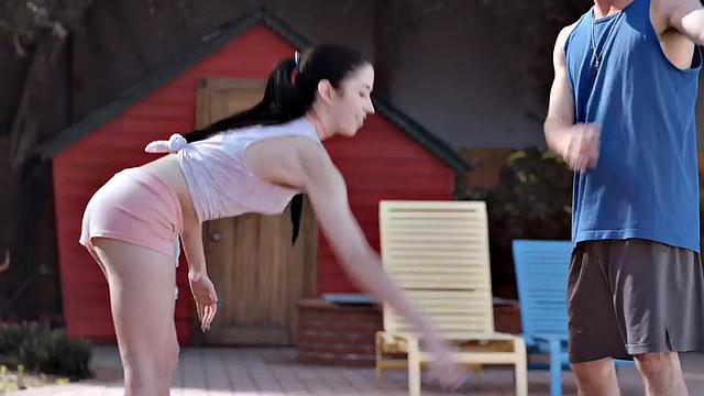 21yo nympho fucked in missionary by big white dick