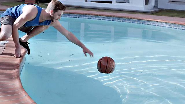 21yo nympho fucked in missionary by big white dick