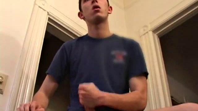 Брейди Уокер шутит - его ствол выстреливает выше потолка