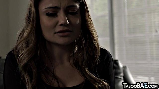 Адрия Рэй в чулках страстно трахается со своим мужиком на камеру pov, крупный план и глубокий минет в миссионерке.