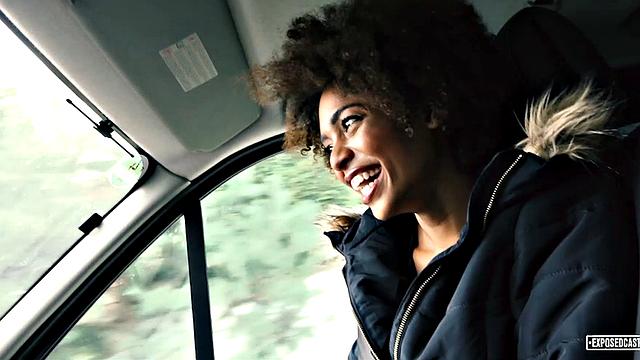 луна кокоразон показывает агенту, как надо жарить на кастинге