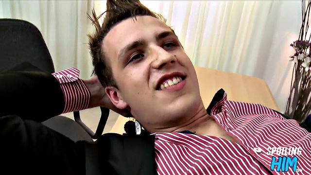 Hairy casting twink bending for dick