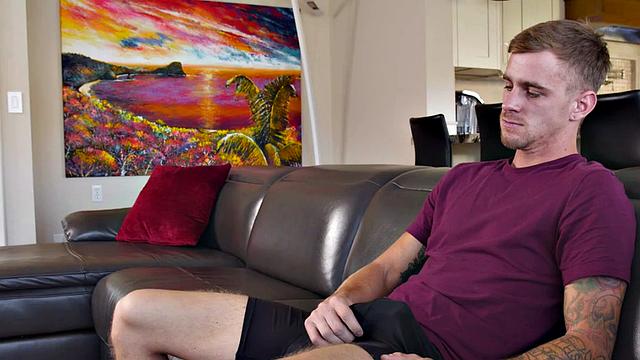 Inked jock barebacks stepbro before riding him